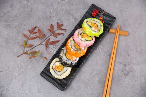 想開(kāi)家木易壽司加盟店，生意怎么樣？